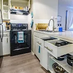 Chic Deluxe Studio-Pet Friendly-10 Min To Dt