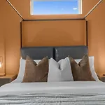 Mega Sized Luxury - Up To 24 Ppl - Downtown Access