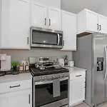 Mega Sized Luxury - Up To 24 Ppl - Downtown Access