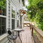Cozy Coop Casita - Lake Travis-Hot Tub-Tiny House