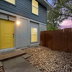 Charming South Lamar Hideaway - Near Zilker & Soco