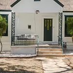 Retro Vibes & Zilker Views - Music House By Zilker