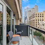 Downtown 2 Bedroom Apartment With Stunning Austin Views Pool, Gym, Centric