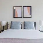 Blueground Downtown 2Bd Apartment Atx-284