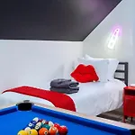 Check-Mate Sleeps 18 & Only 7Min To Downtown Atx