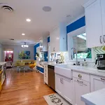 South Central, Barton Springs, Broken Spoke & Much More, Dogs Ok, 4 Bedroom-3Bath