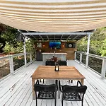 Authentic Austin Pad With Roof-Top Deck Bar