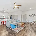 Spacious 2Br King Bed Suites Close To Downtown And Airport