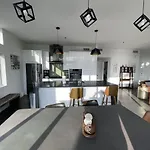 Game Day Penthouse Steps From Ut Sports