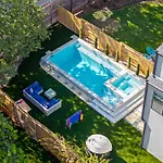 Soco Villa - Backyard - Balconies - Dt Austin
