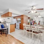 New King Bed House 15 Mins From Westlake Hospital