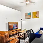 Luxurious New Unit 1Bd1Ba Pool Golf Sim