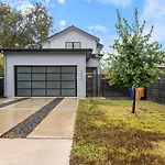 Pool Jacuzzi Covered Patio In Family 4Bd 3Ba East Austin Home By Austin Vacay