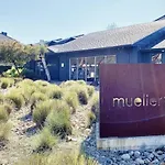 Landing At Muller Flats - 1 Bedroom In Windsor Park