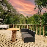 Ut Moody Twin Treehouse Stay