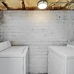 Walk To E. Austin Hotspots 2Br 1Ba W Parking Dog-Friendly By Austin Vacay