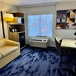 La Quinta Inn & Suites by Wyndham Austin Southwest