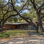 Your Oasis In Heart Of A-Town