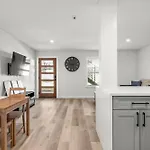 Chic & Stylish 1Br Retreat Near Zilker Park