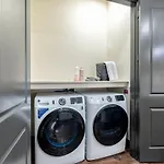 Upscale 2Br Near Austin Hotspots