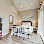 Lake Loop Retreat