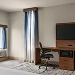 La Quinta Inn & Suites By Wyndham Austin South