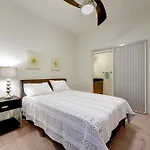 Hip Downtown Suite By Austinstays