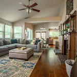 Comfortable, Family And Business Friendly 2Bd/2Ba House In North Austin
