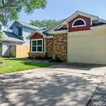 Comfortable, Family And Business Friendly 2Bd/2Ba House In North Austin