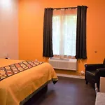 Texas Bungalows Hotel & Suites