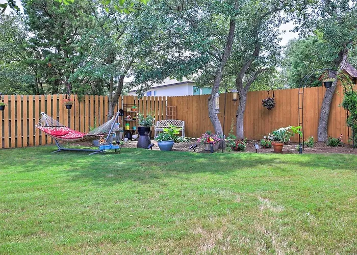 Upscale Austin Area Escape Families Welcome!