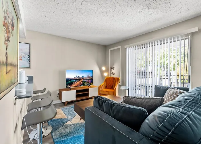 Vivant - Sola Chic King Bed Suites, Close To Downtown