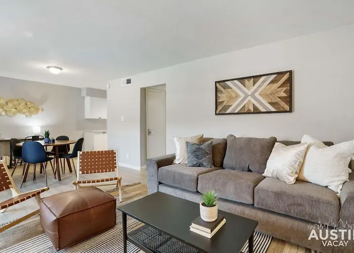 Pet Friendly W Pool Near Mueller Free Parking