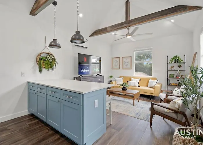 Brand-New Unit For Rnr Minutes From Downtown