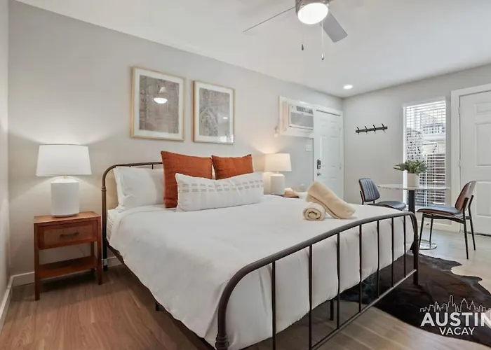 Explore Austin Life Studio Near Guadalupe St