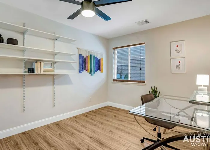 Cozy Home Away From Home, Quiet Office, King Bed