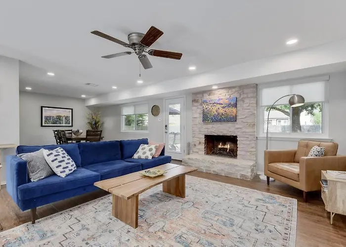 Remodeled 3Br, 2.5 Bath Retreat W/ Large Backyard