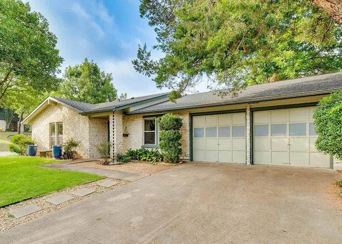 Pet-Friendly Austin Home With Private Yard!
