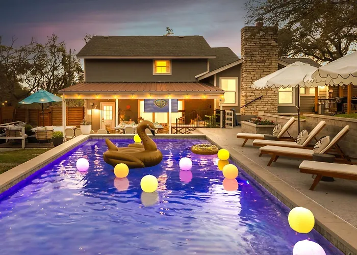 Lux 5Br Gem With Heated Pool, Spa, And Outdoor Movie Theater