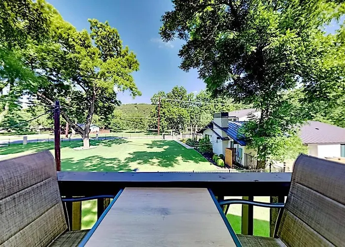 Beautiful Mid-Century Modern Lakehouse