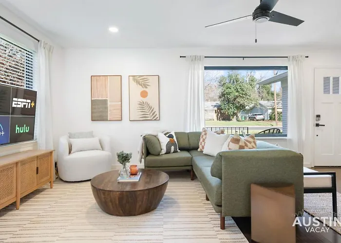 Pet Friendly Atx Escape With Game Room And Free Parking