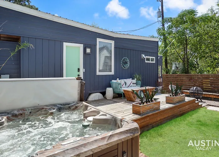 Hgtv Featured Tiny Home W Hot Tub Near East 6Th St