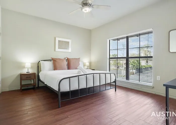Dual Urban Oasis 8Br In Vibrant North Loop Hub