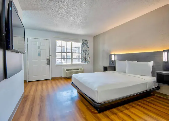 Studio 6-Austin, Tx - Midtown