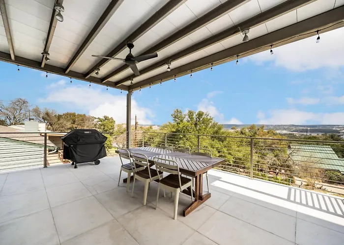 Lakeview Retreat: Terrace Bbq