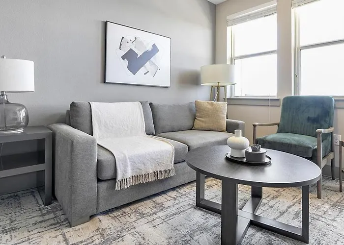 Landing Modern Apartment With Amazing Amenities