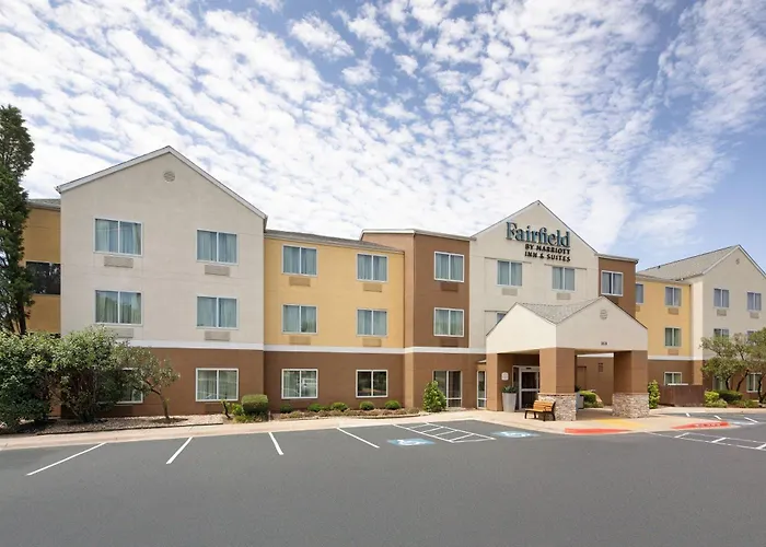 Fairfield Inn & Suites Austin University Area
