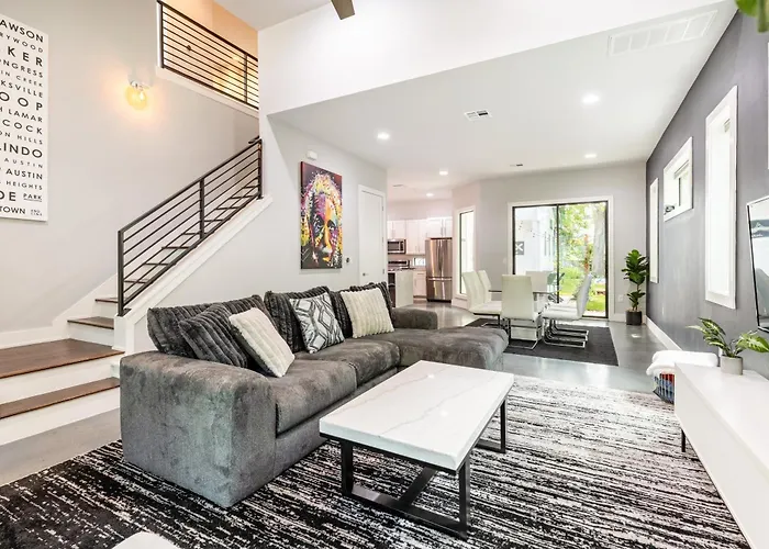 Downtown Mini Mansion - Walk To Rainey