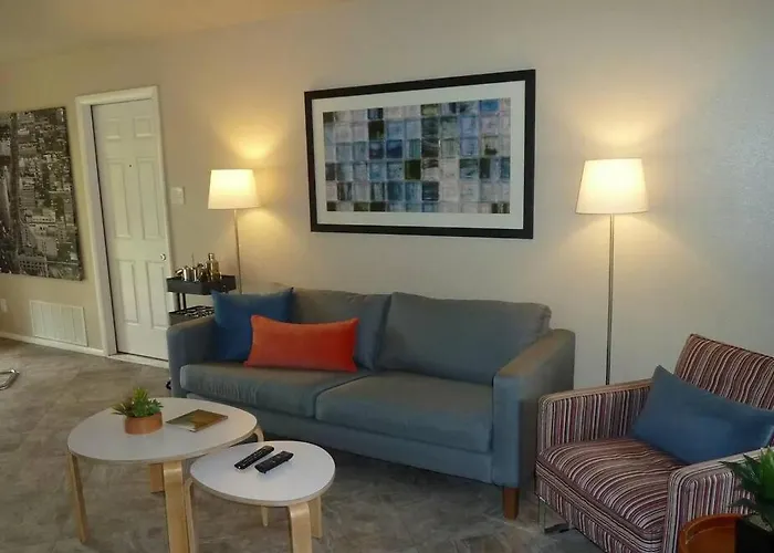 3Br Pet Friendly Home With Big Yard