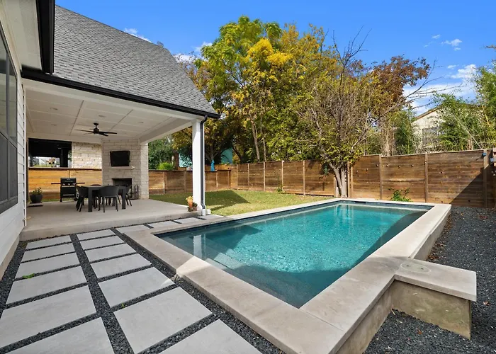 Zilker Farmhouse With Private Pool - Evie!
